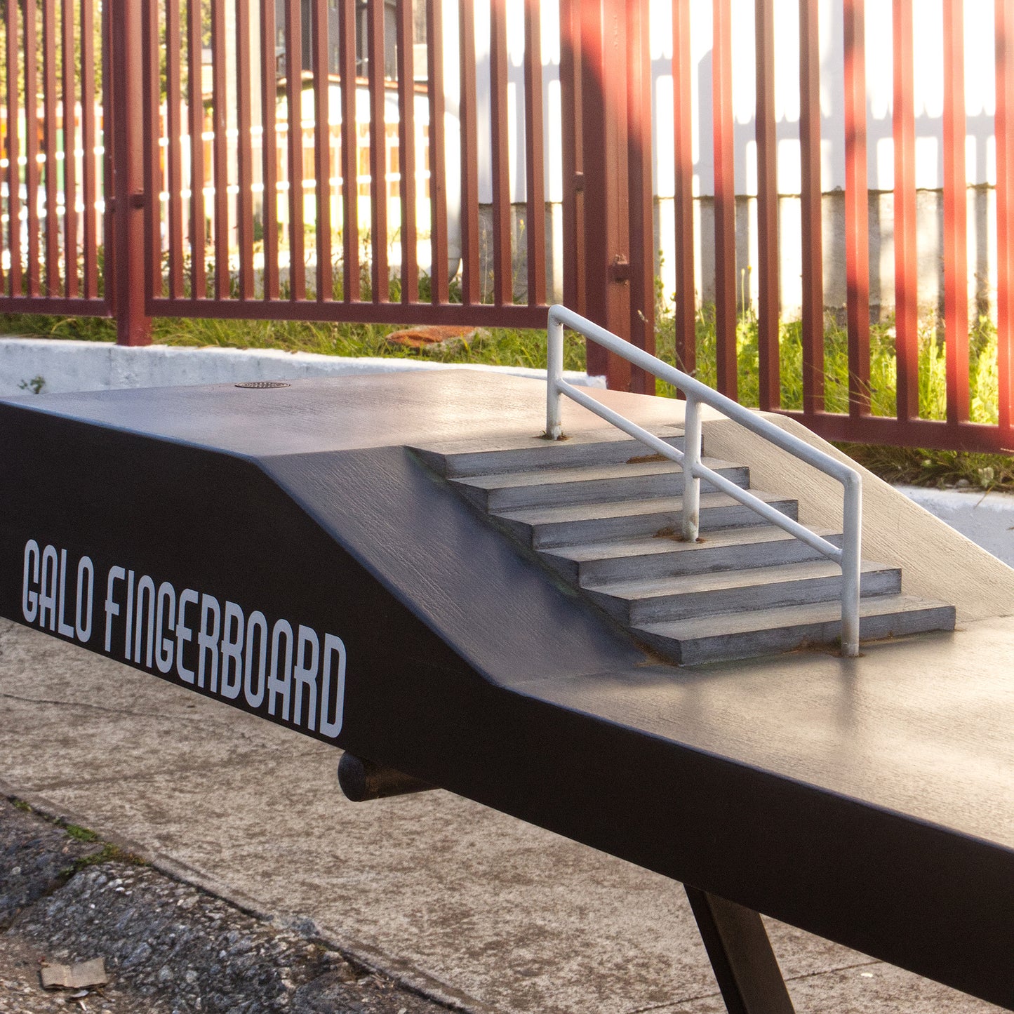 Spot Escalera + Hubba Galo — Madera | Full Size | 150×35×20 cm